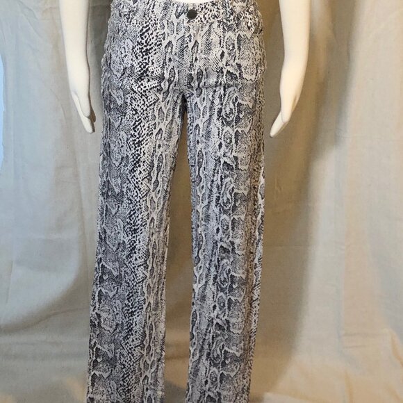 Style & Co. Snakeskin Skinny Jeans 4 / S/M - Picture 1 of 8